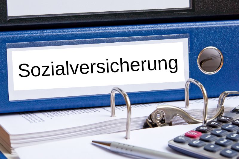 Von der Coiffeuse über die Handelsschule zur Sozialversicherungsfachfrau